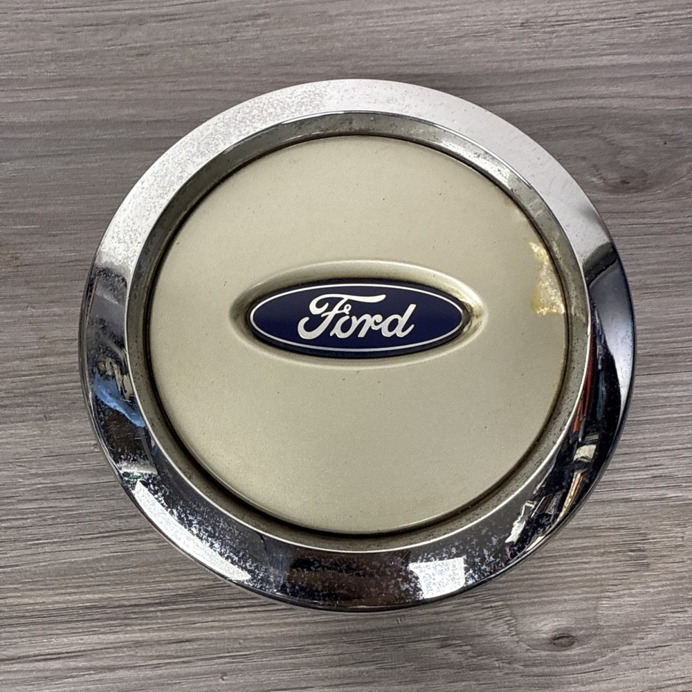 2003 - 2006 OEM Ford F-150 Expedition Wheel Center Cap Silver Beige‎